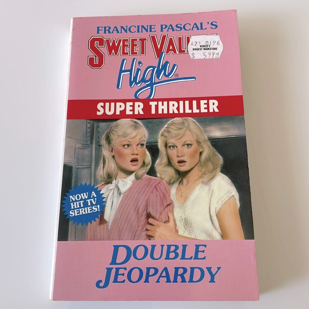 ✨2/$20✨ SVH (Super Thriller) Double Jeopardy